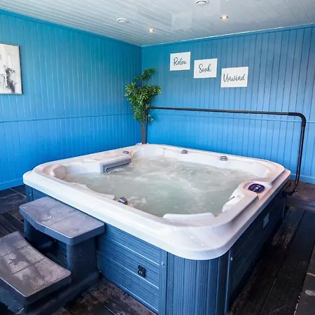 Holiday home Coverack